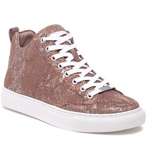 NWT 🛍️  J/SLIDES Studded Leather High Top  Sneakers